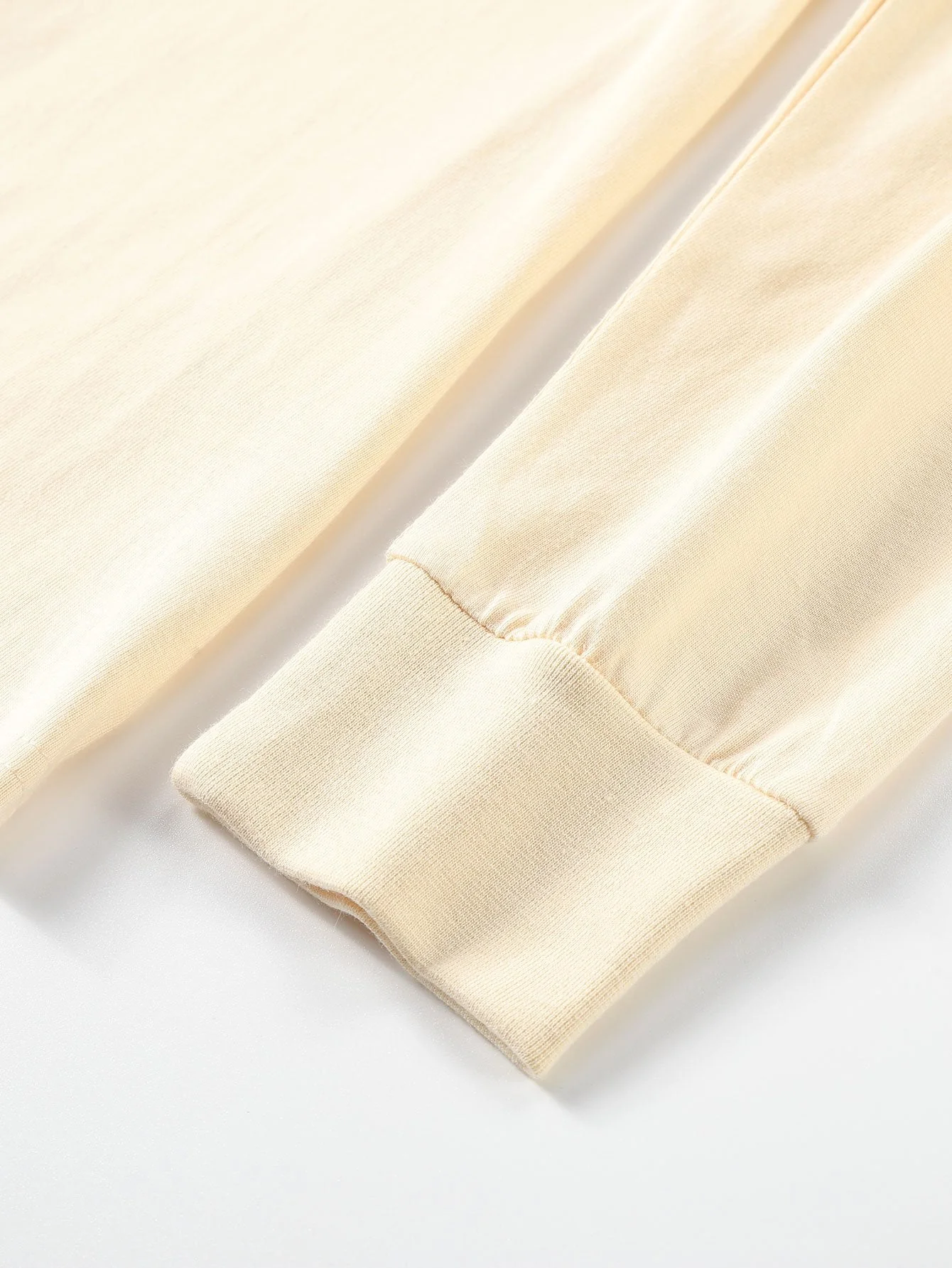 Adeimantos® | 3 Pieces Basic Long Sleeve Heavy Weight Arc Hem T-Shirts - Image 19