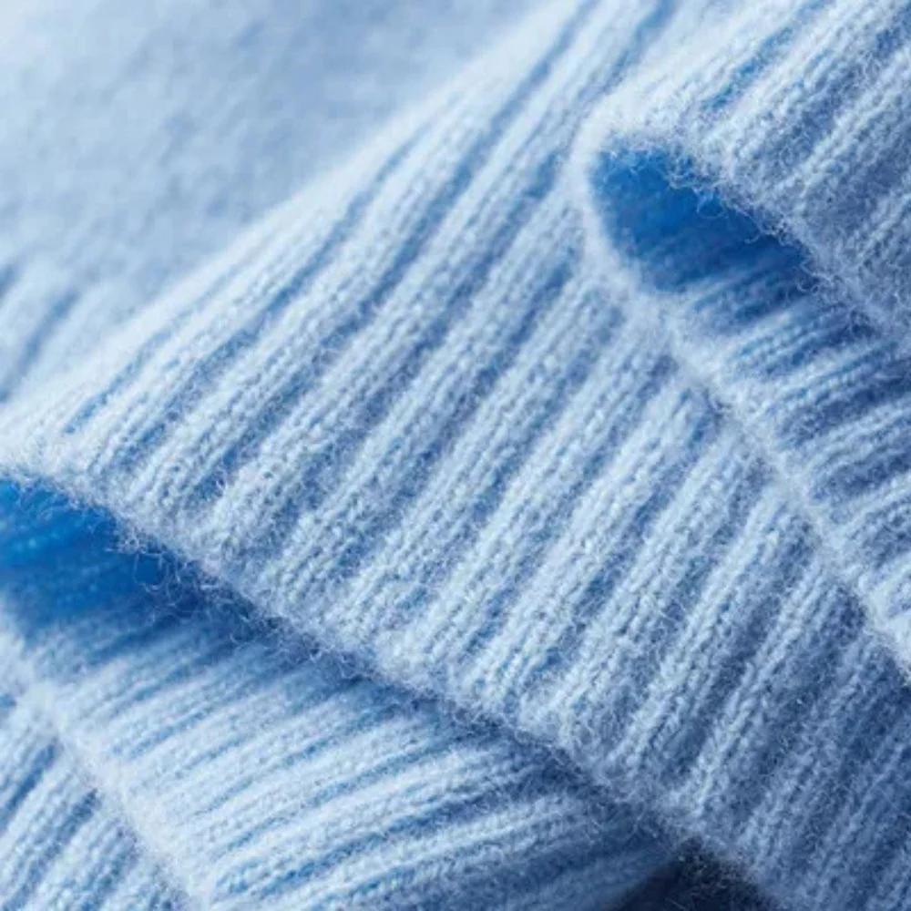 Bianca® | MV V-Neck Woolen Cashmere Cardigan - Image 15