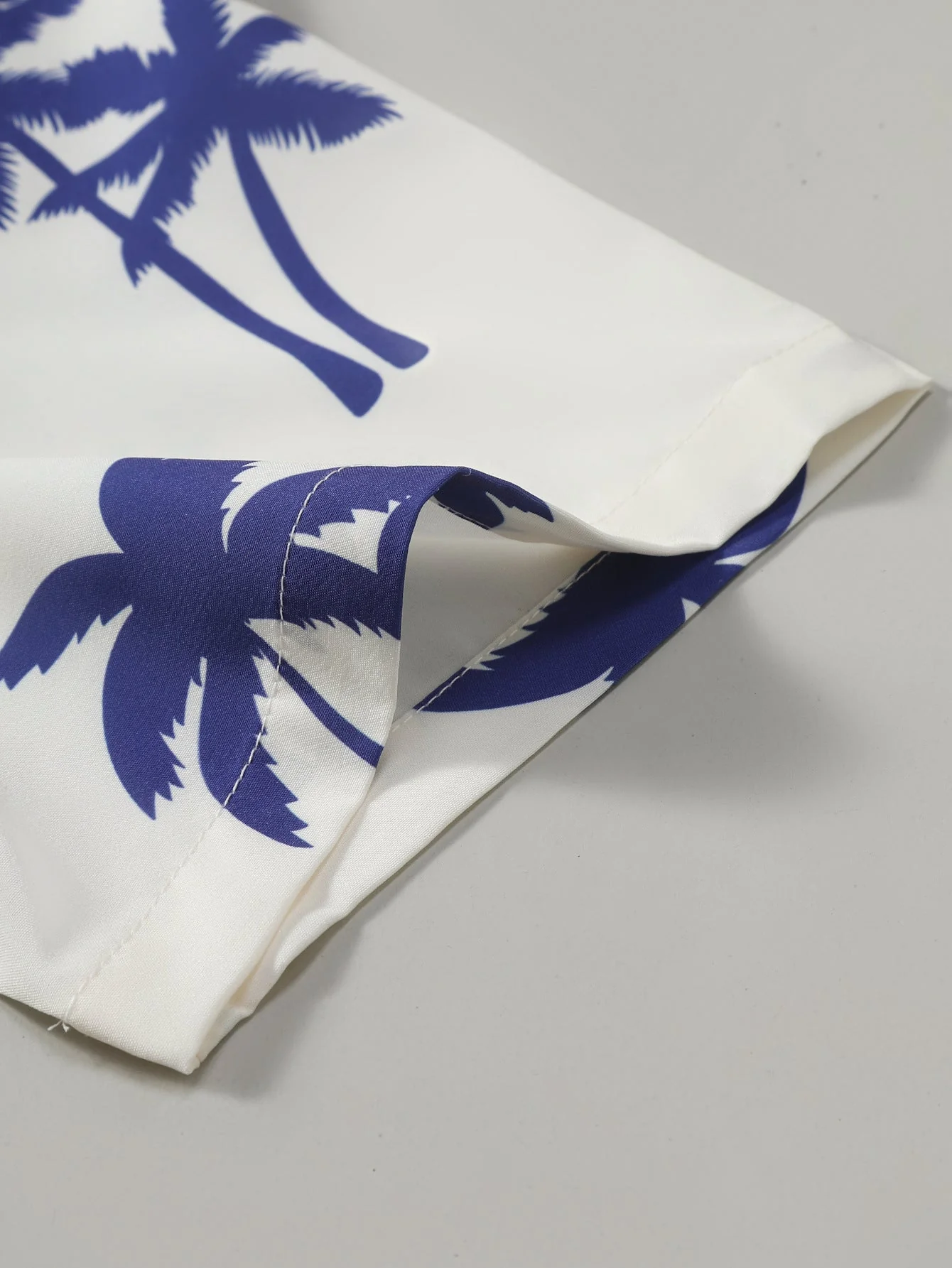 Emeterio® | Palm Tree Print Button Up Shirt - Image 5