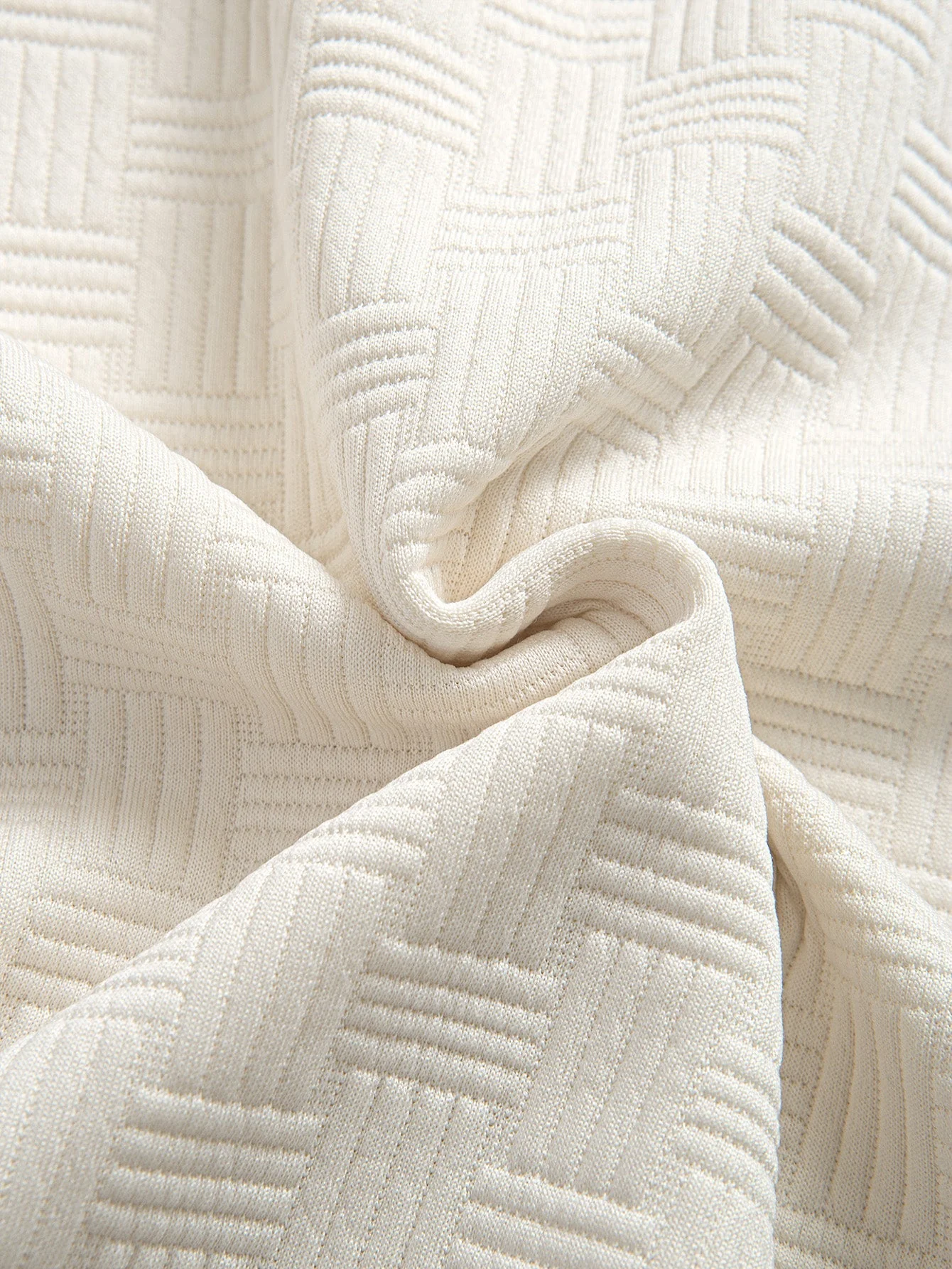 Estanislao® | Stripe Jacquard Arc Hem T-Shirt - Image 9