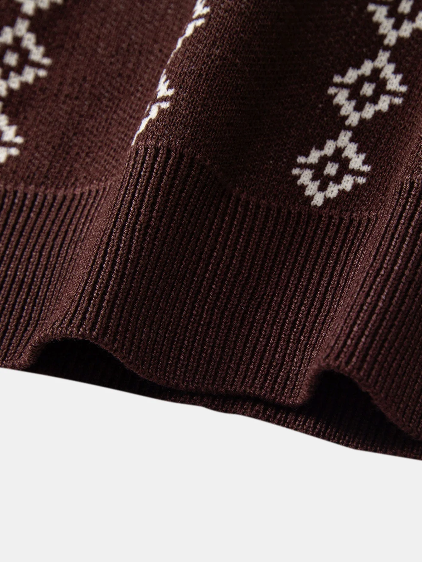 hola Geometric Knit V-Neck Polo Shirt - Image 10