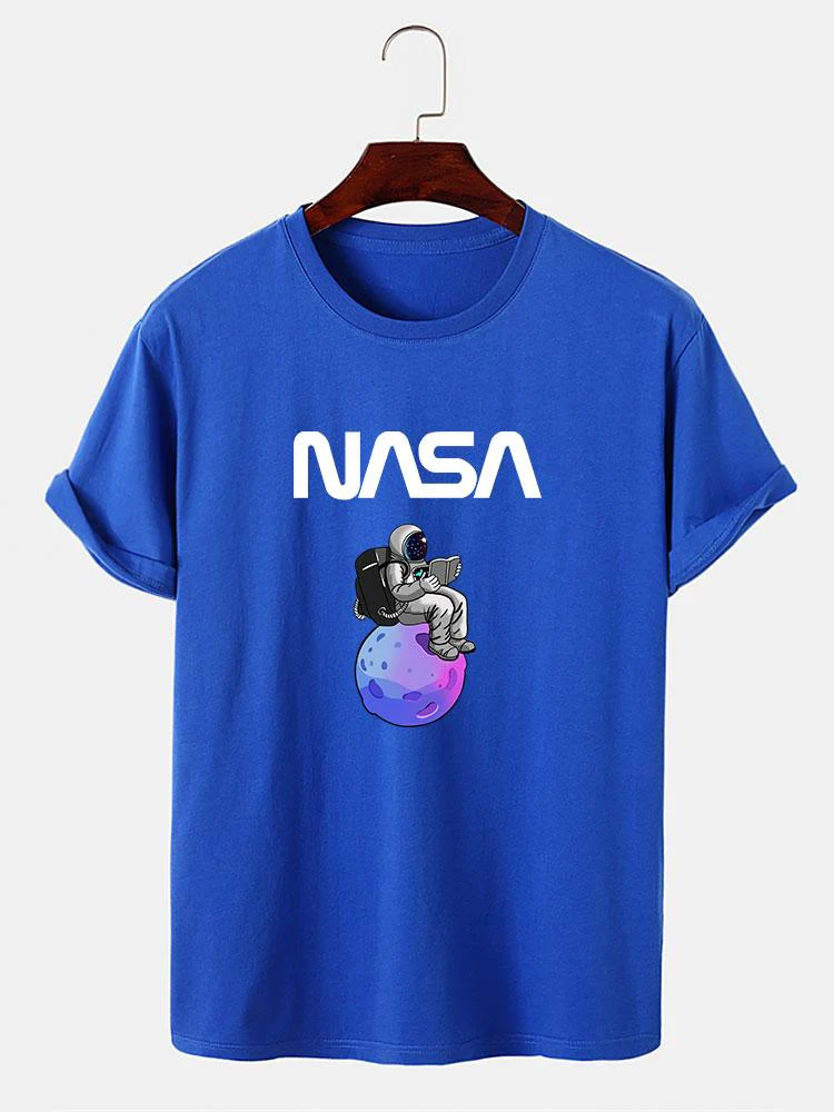Klaus® | Astronaut Reading Book Print T-Shirt - Image 11