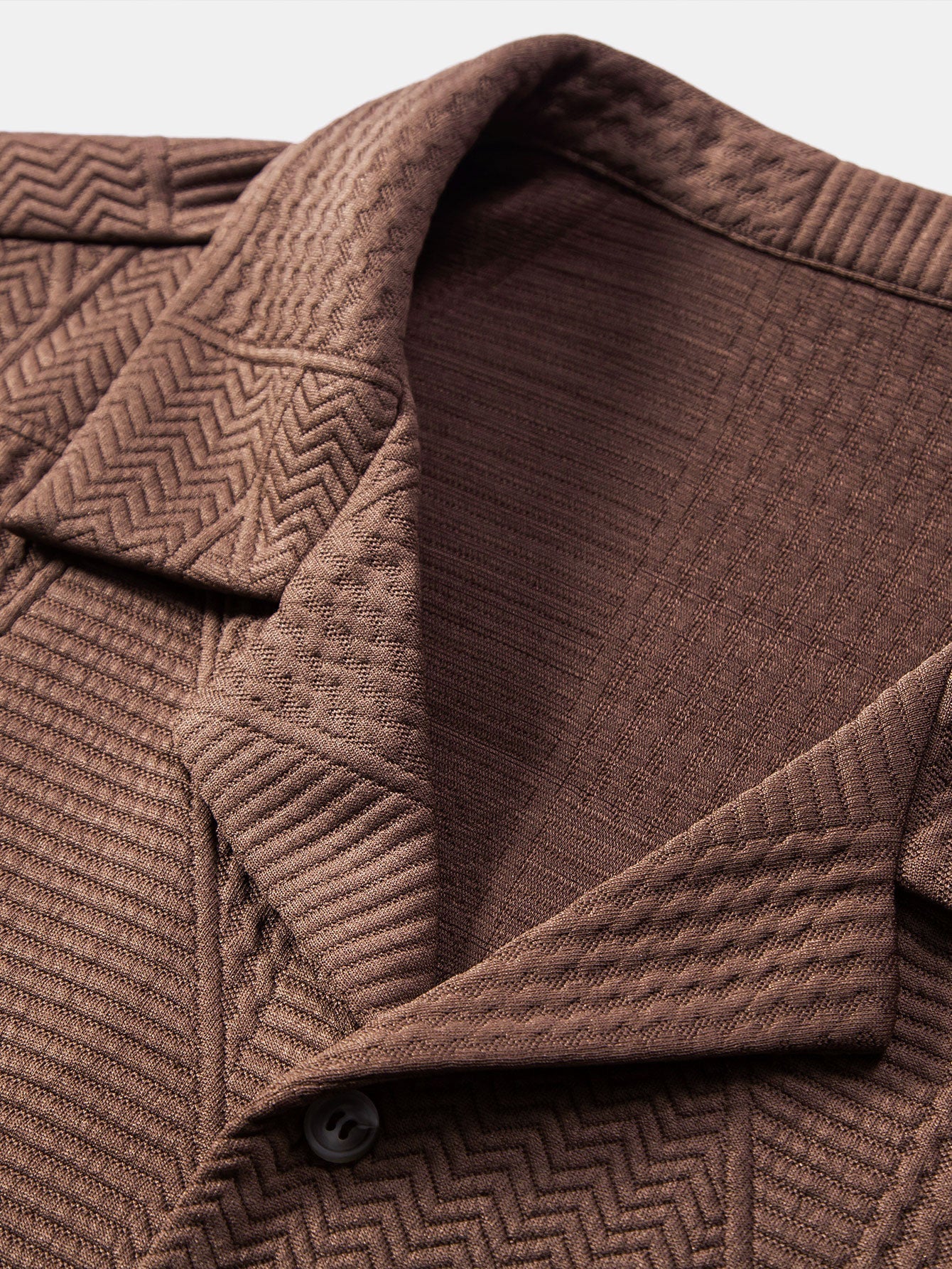 Leonardo® | Geometric Style: Short-Sleeved Cuban Shirt With Geometric Texture - Image 8