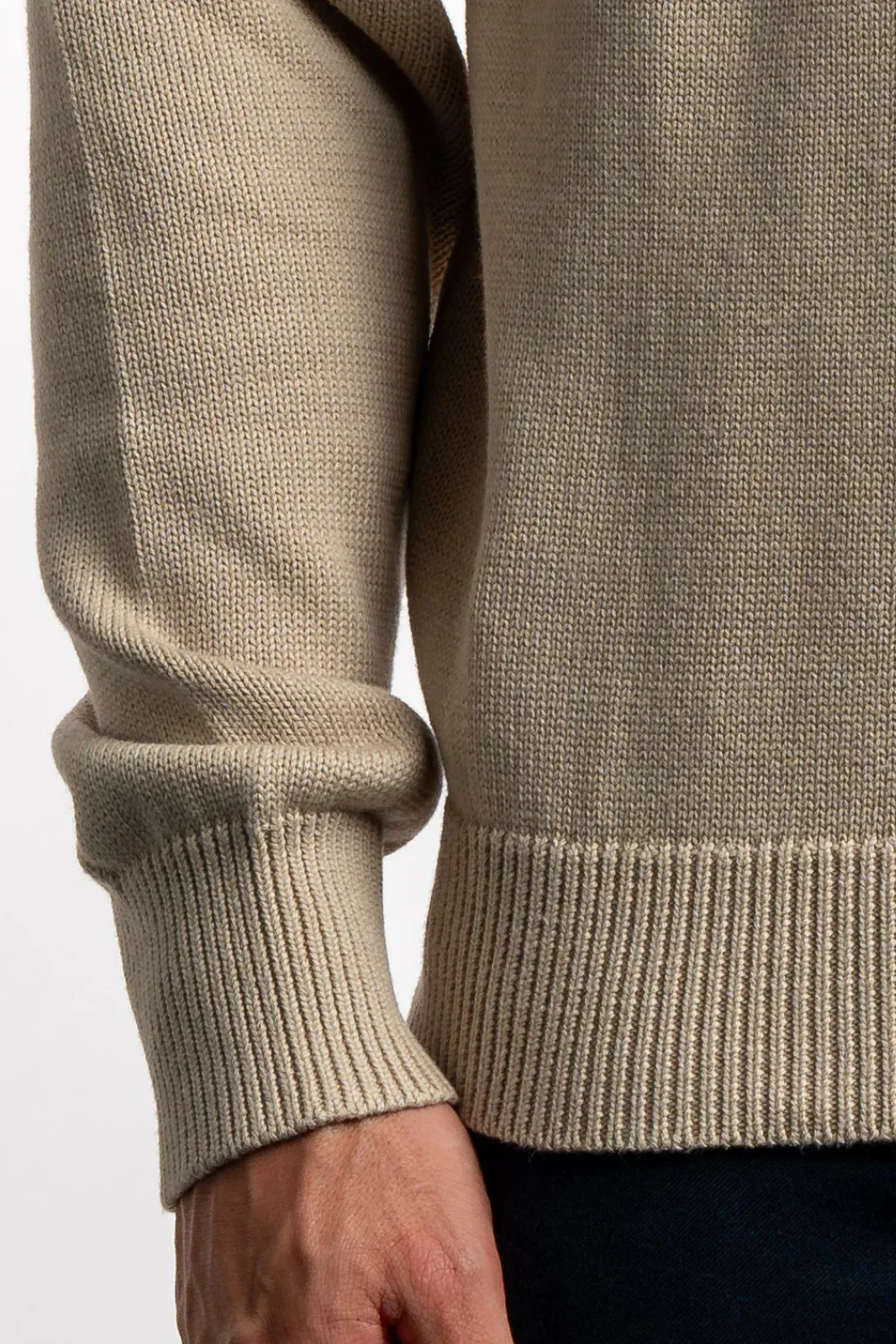Levi® | Minimalist Autumn Pullover - Image 5