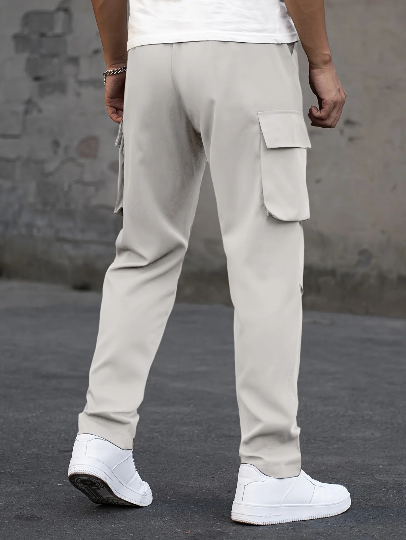 Levi® | Modern Cargo Pants With Pockets - Image 10