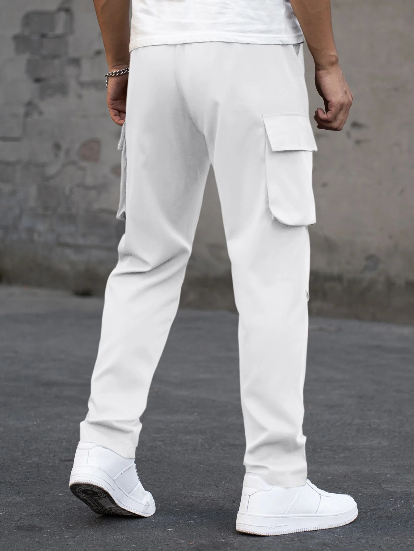 Levi® | Modern Cargo Pants With Pockets - Image 11