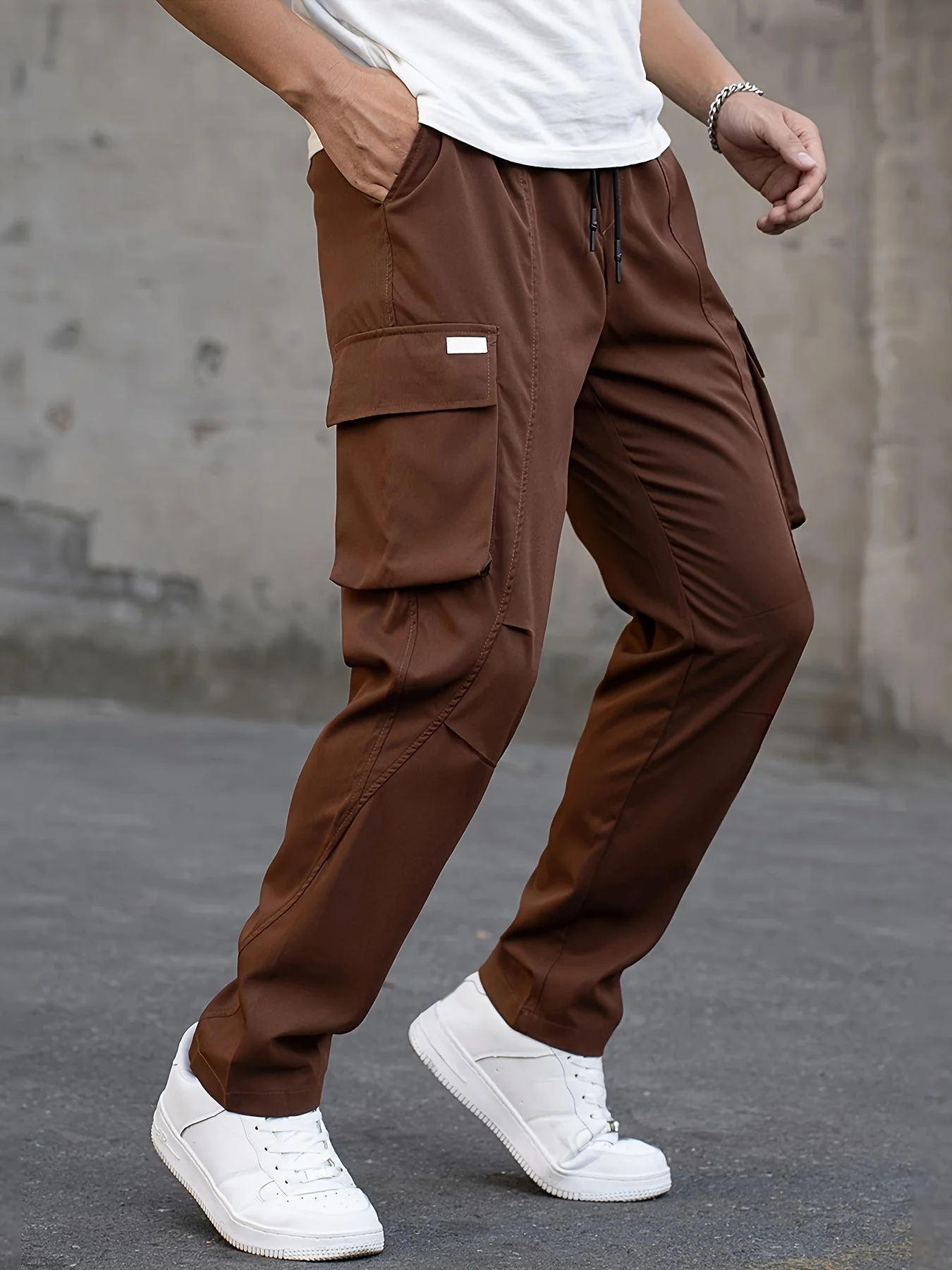 Levi® | Modern Cargo Pants With Pockets - Image 7
