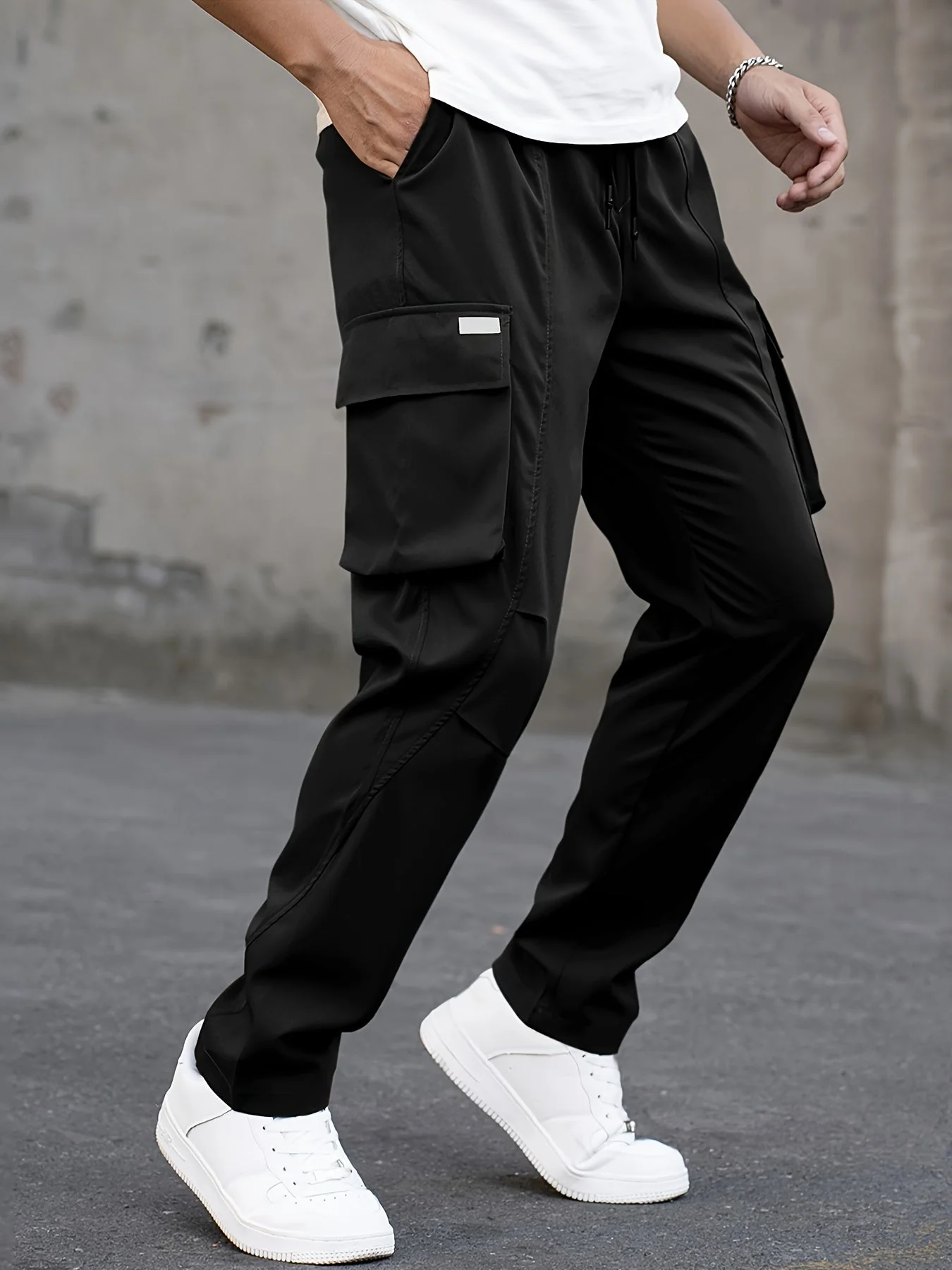 Levi® | Modern Cargo Pants With Pockets - Image 8