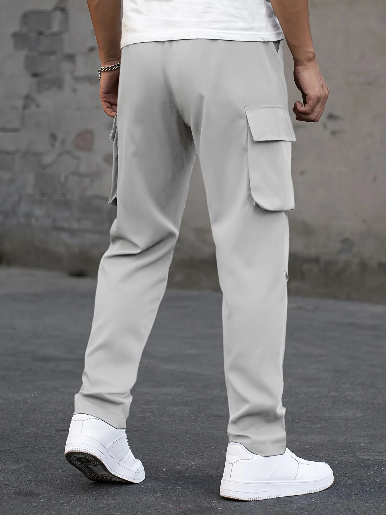 Levi® | Modern Cargo Pants With Pockets - Image 9