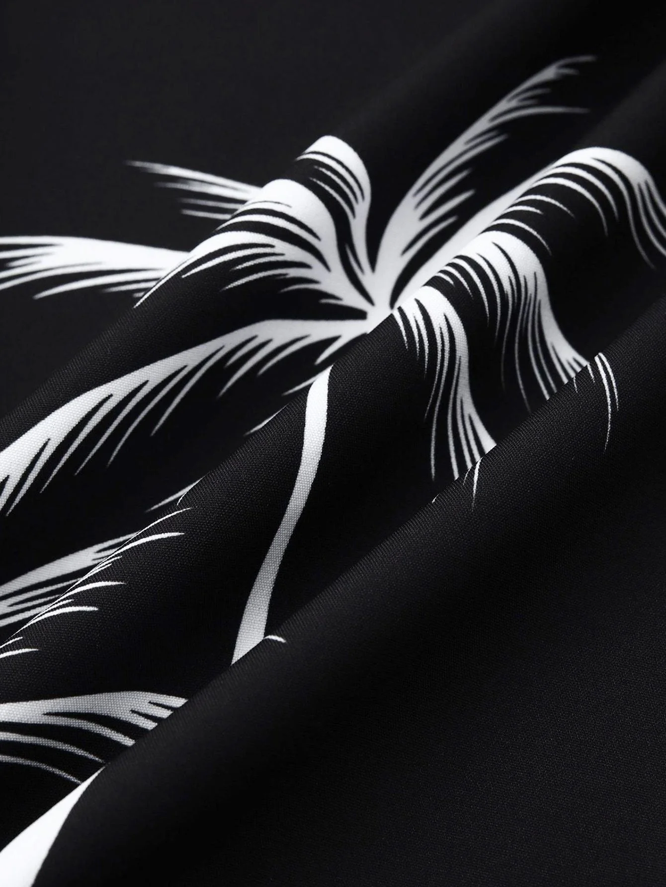 Manuel® | Tropical Leaf Print Button Up Shirt - Image 6