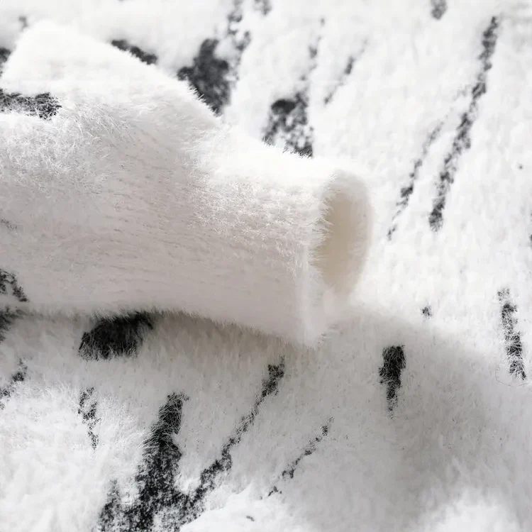 Martín® | Abstract Comfort Sweater - Image 3