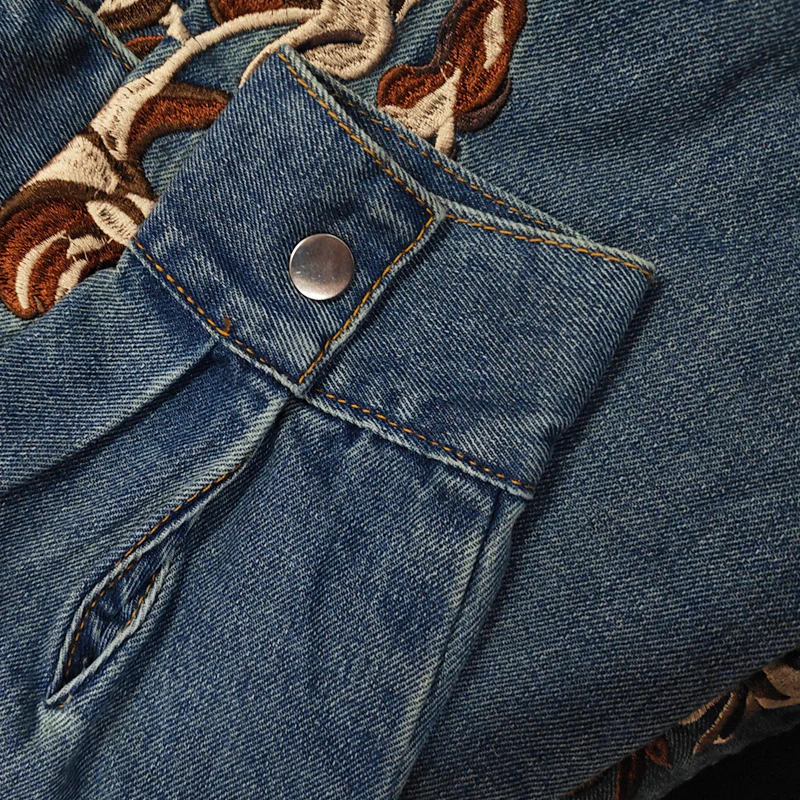 Men's Western Cowboy Style Embroidered Lapel Chest Pocket Long Sleeve DeniShirt - Image 4