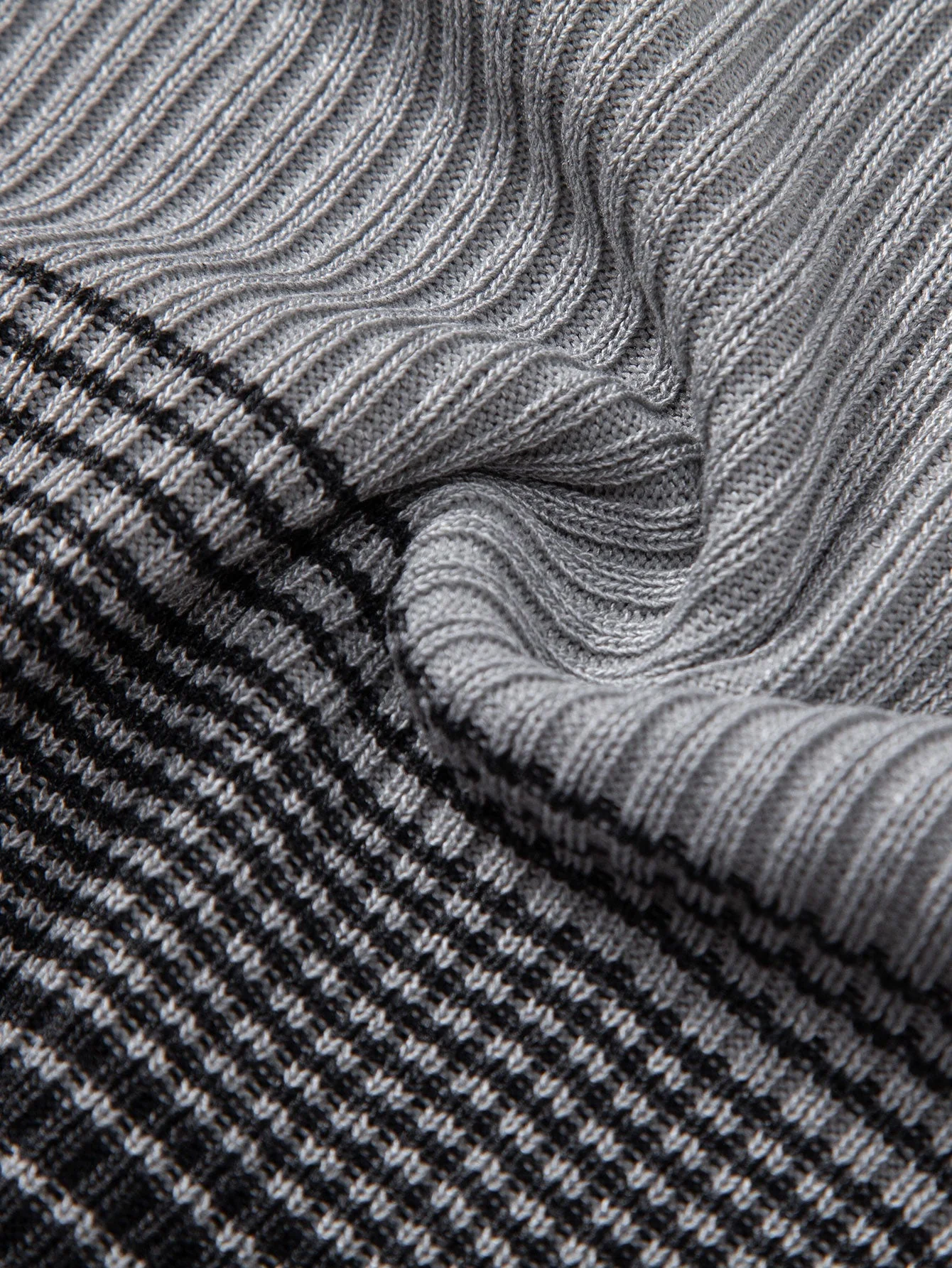 Samuel | Striped Gradient Knitted Polo Shirt - Image 2