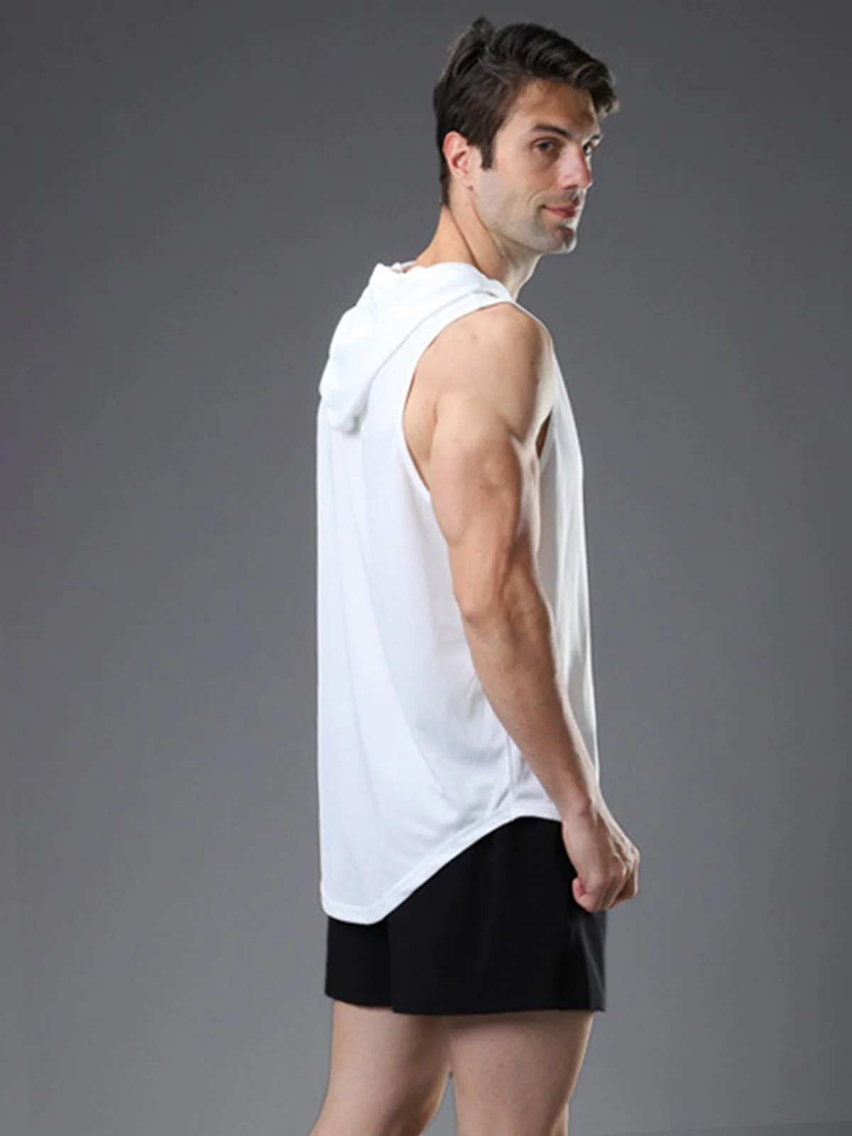 Stefan® | T-shirt with hood - Image 22